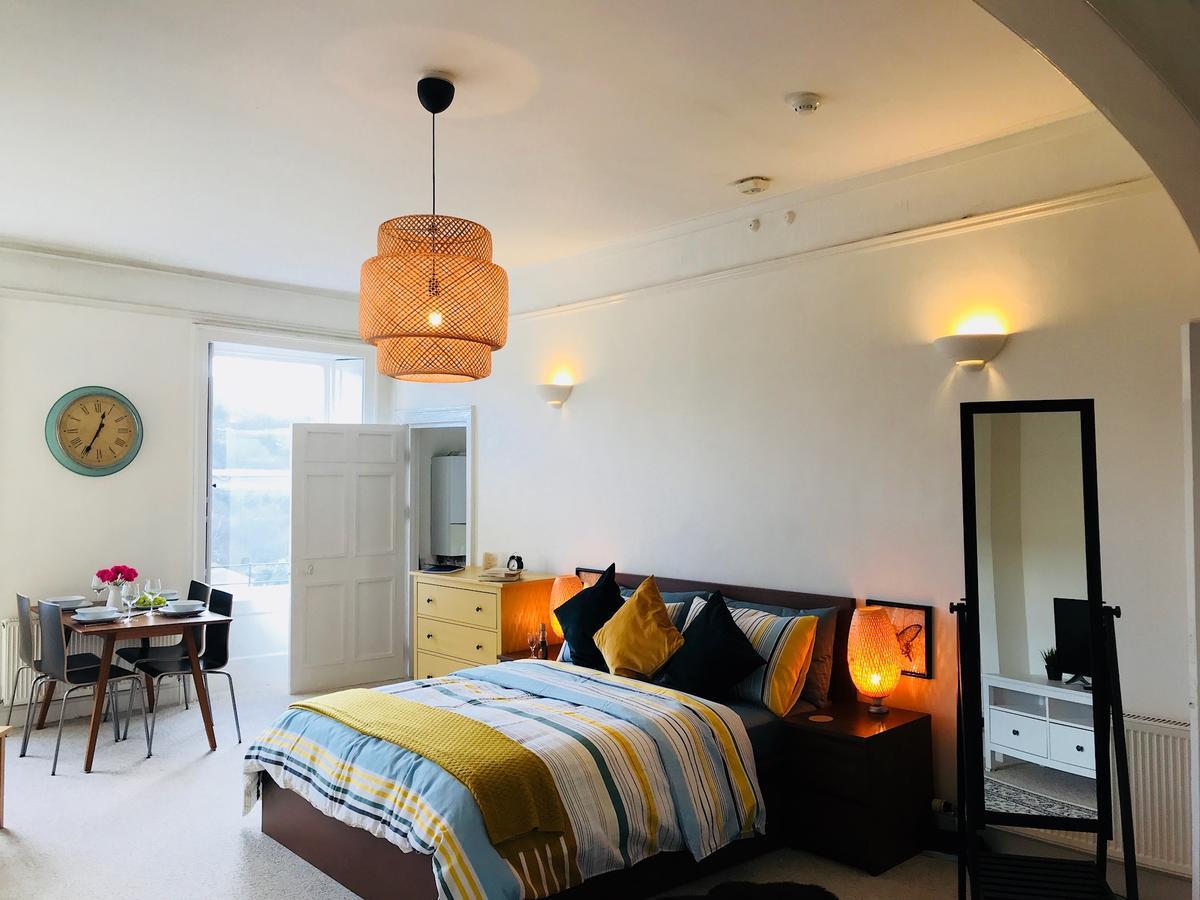 Grosvenor Apartments บาธ ภายนอก รูปภาพ